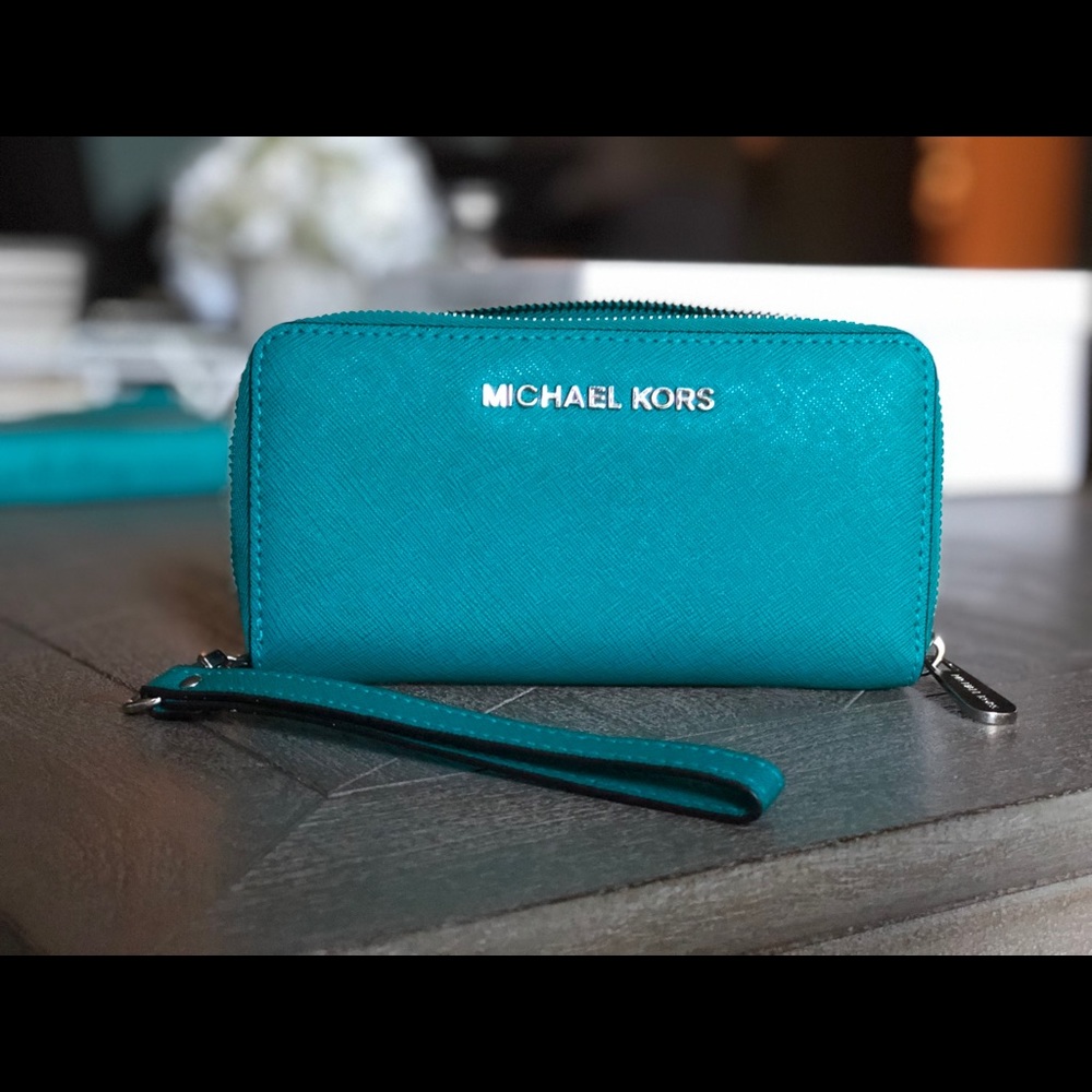 Michael Kors wristlet wallet